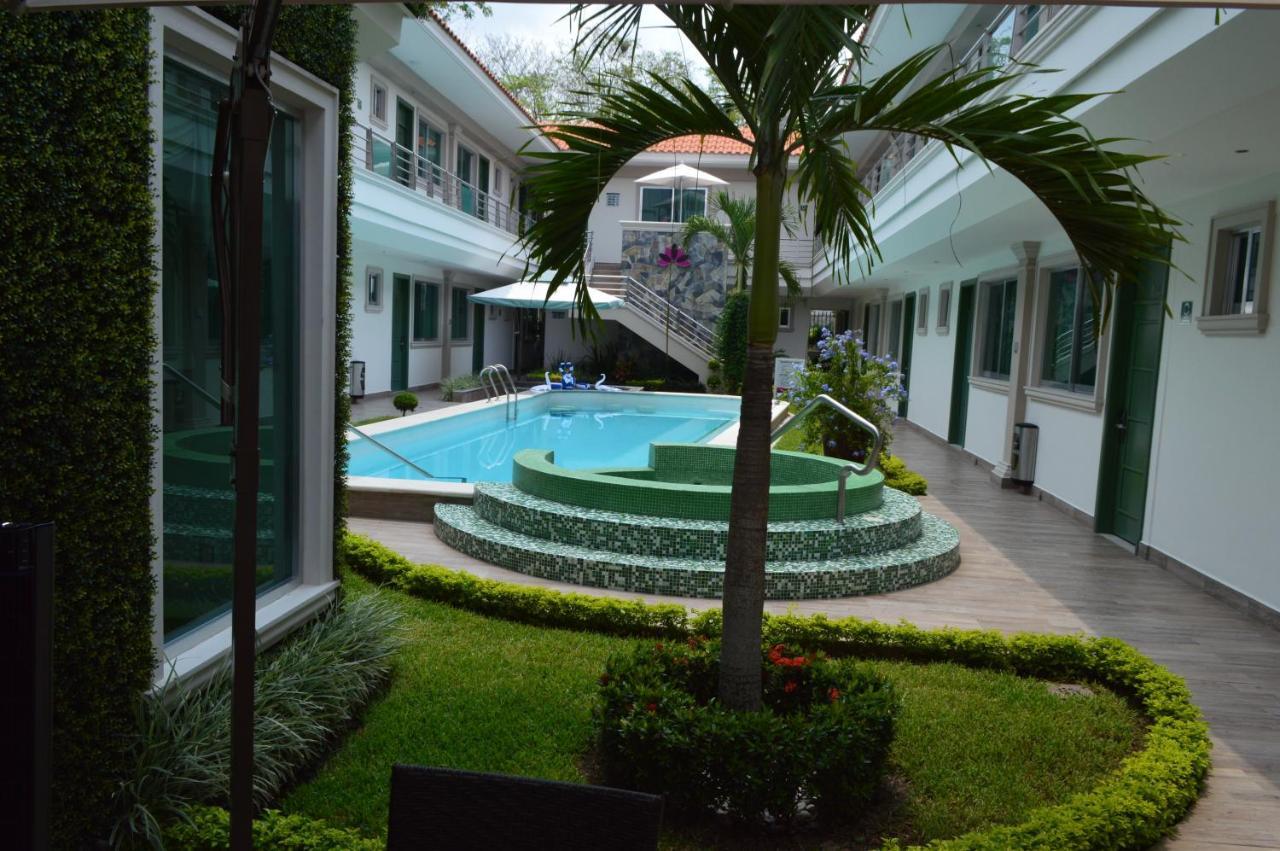 Hotel Villa Magna Poza Rica Exteriér fotografie